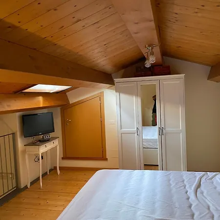 Tra Il Centro E Il Mare *