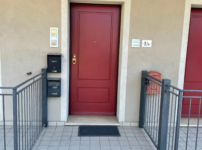 Tra Il Centro E Il Mare * 西尼加利亚